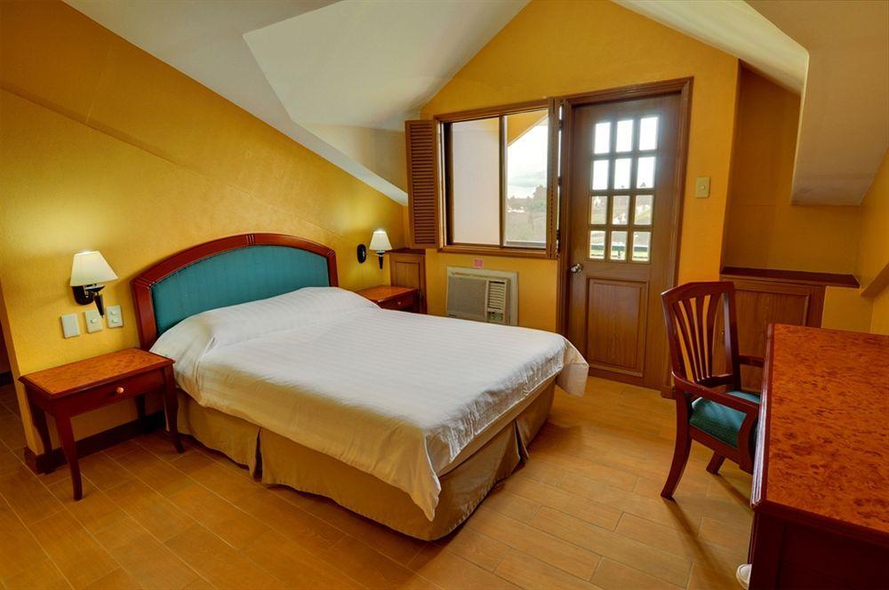 Sunrise Holiday Mansion Tagaytay City Eksteriør bilde