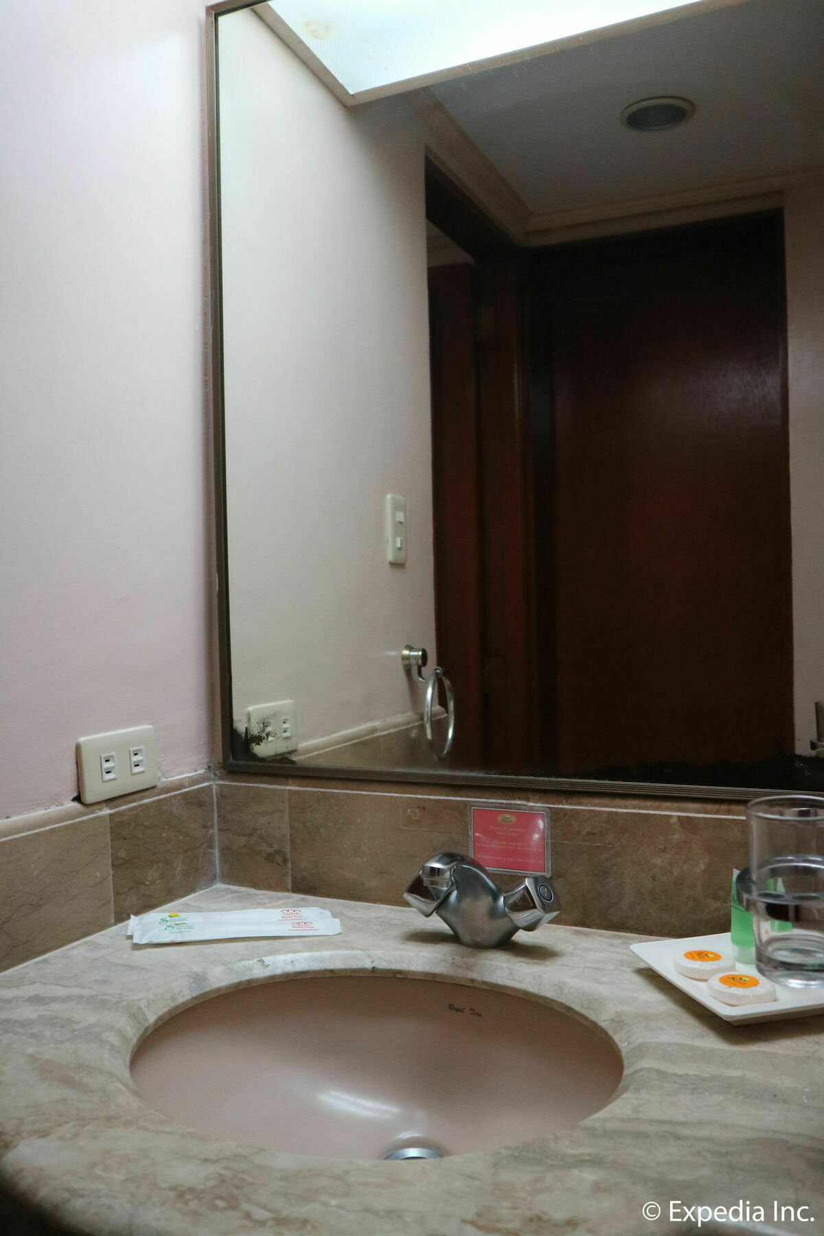 Sunrise Holiday Mansion Tagaytay City Eksteriør bilde